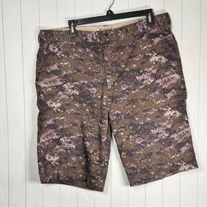 Islandia Digital Camo Shorts Summer Casual Vacation Flat Front Brown/Purple 38